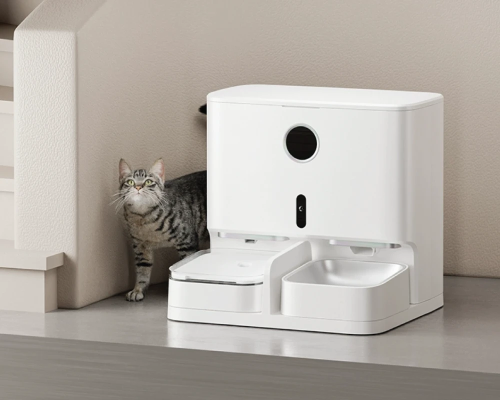 smart pet feeder with camera